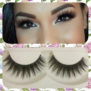Natural sparse lashes